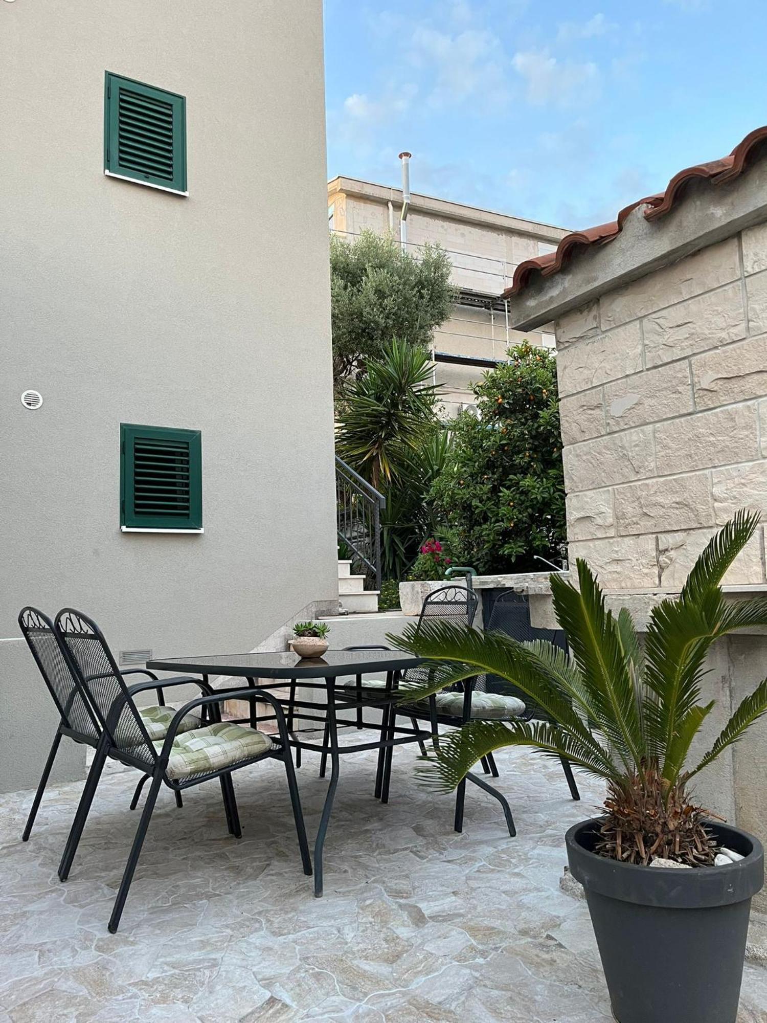 Apartmani Mm Трогір Екстер'єр фото