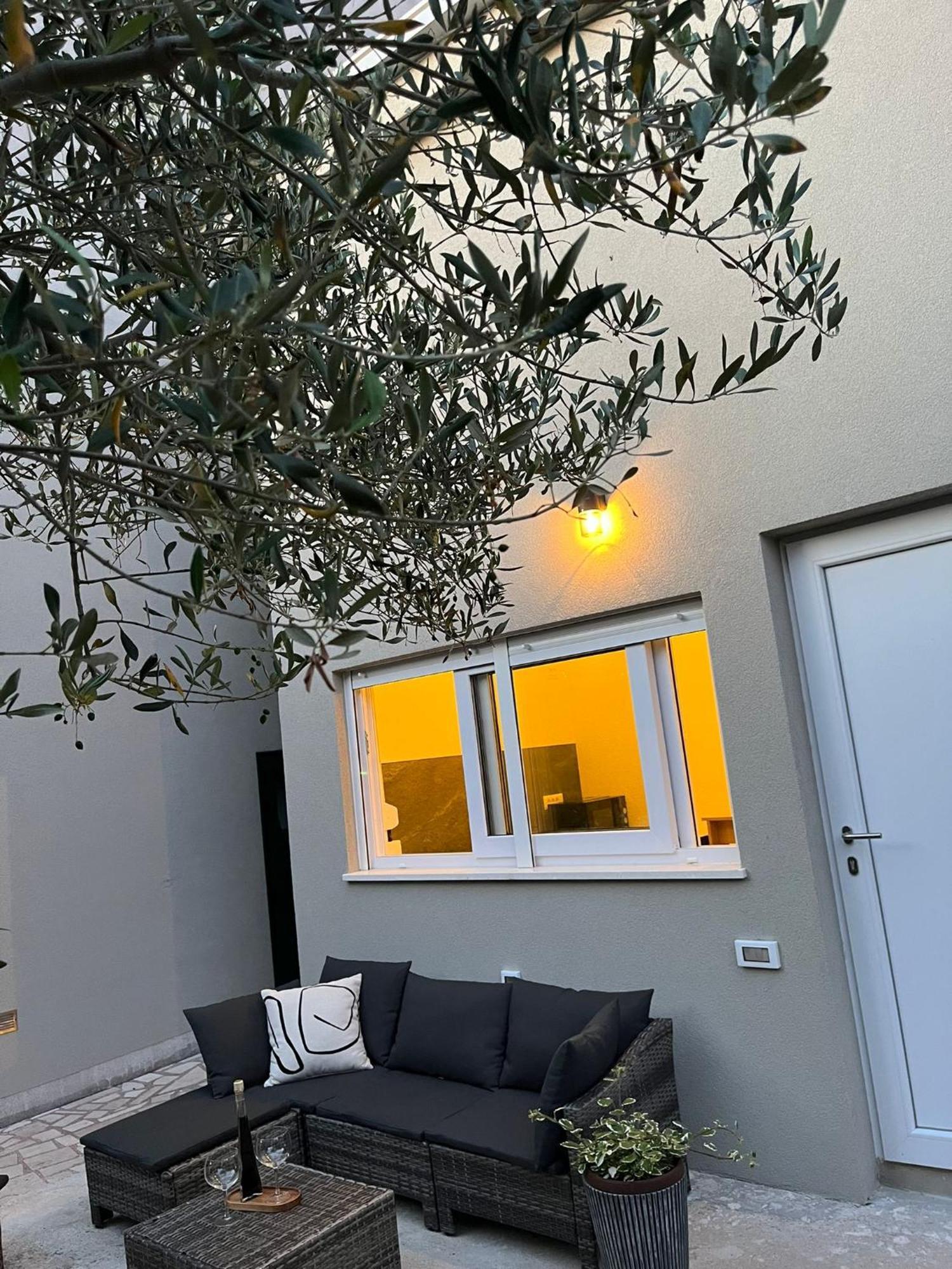Apartmani Mm Трогір Екстер'єр фото