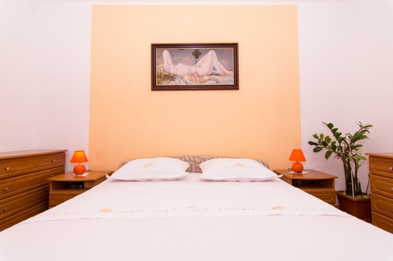 Apartmani Mm Трогір Екстер'єр фото