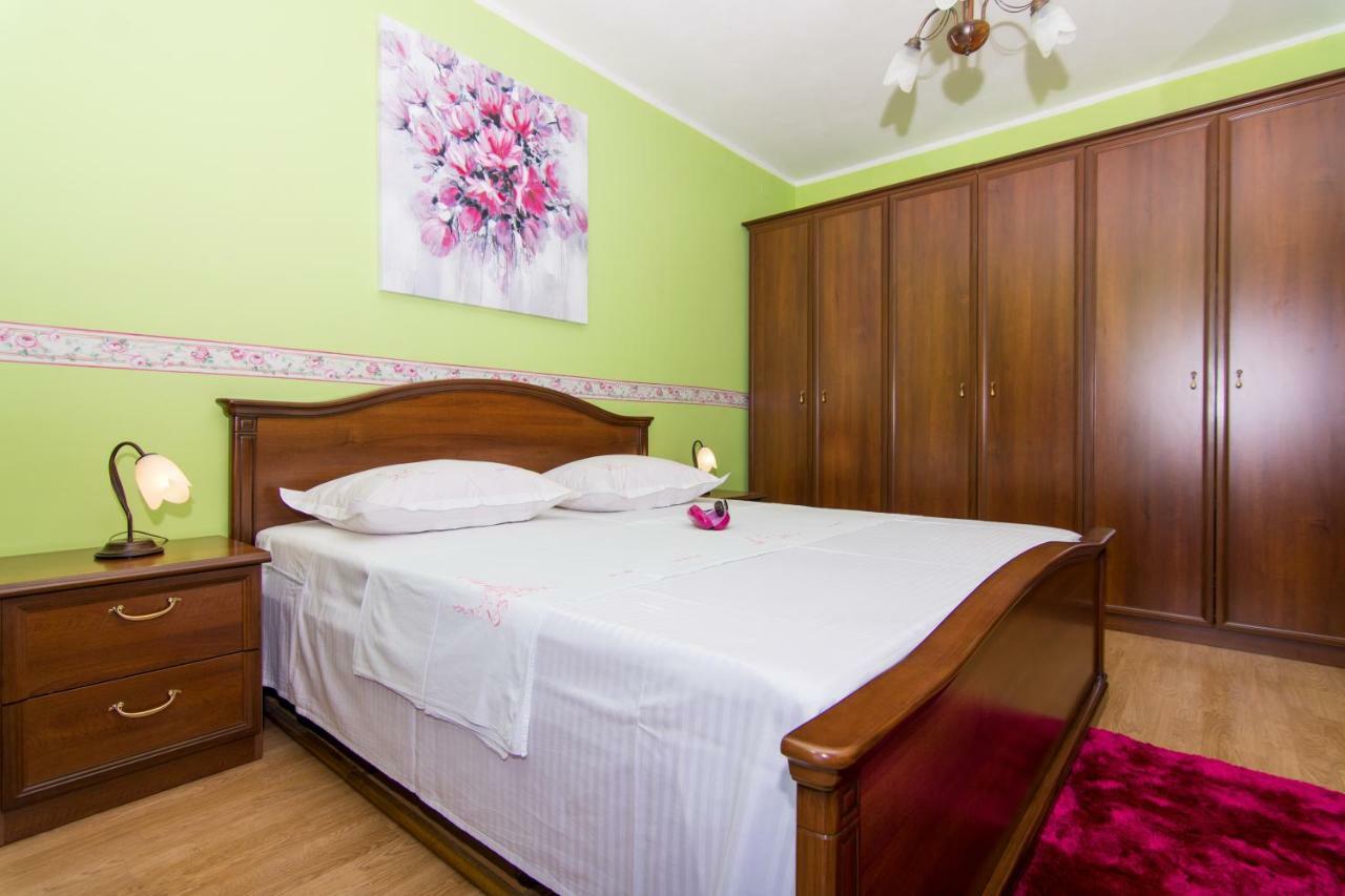 Apartmani Mm Трогір Екстер'єр фото