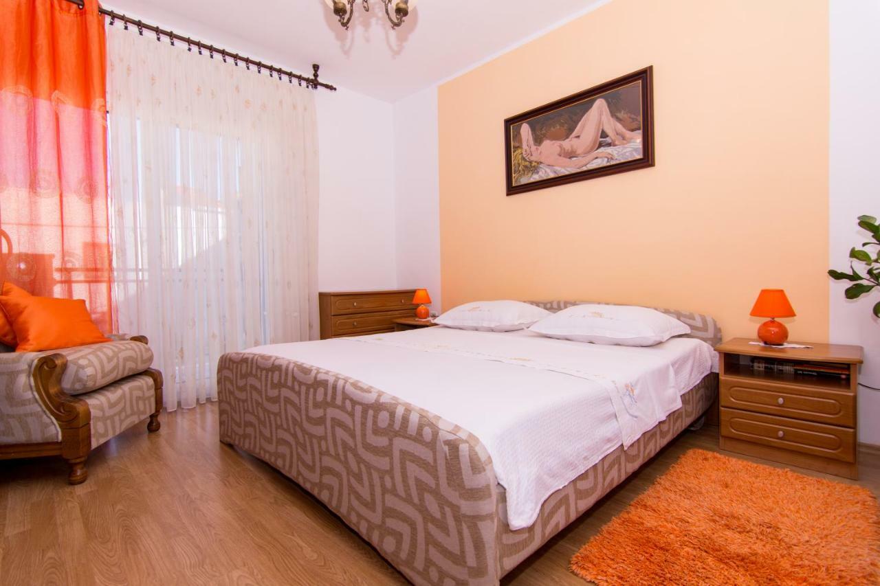 Apartmani Mm Трогір Екстер'єр фото