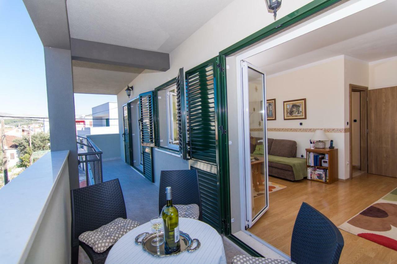 Apartmani Mm Трогір Екстер'єр фото