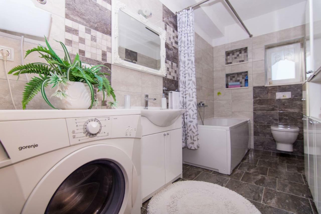 Apartmani Mm Трогір Екстер'єр фото